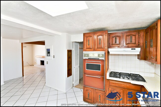 Building Photo - 7817 Caliche Dr