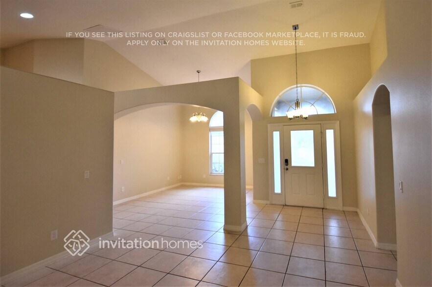 Building Photo - 1571 Parkglen Cir