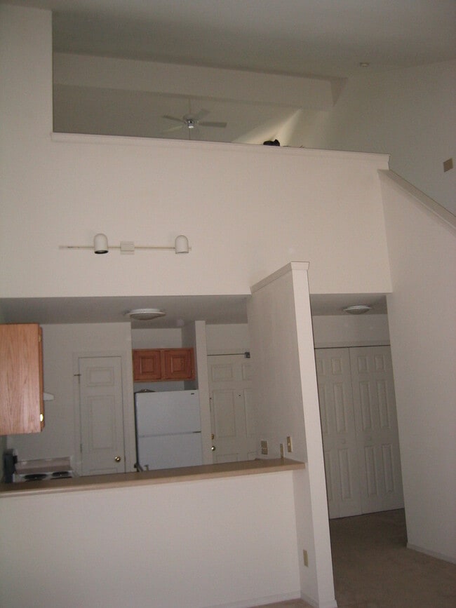 Building Photo - Stylish Loft Apartments Near the Madison A...