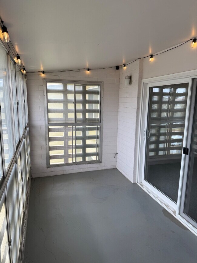 Building Photo - "Charming 1-Bedroom Condo Retreat in the Heart of Denver – Spacious 855 Sq Ft!"