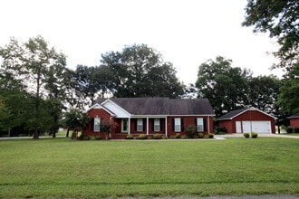 Building Photo - 19 Antietam Dr