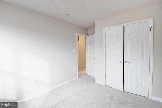 Building Photo - 7127 Ladd Cir