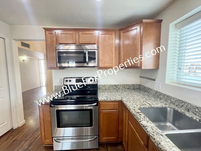 Building Photo - 2898 E Weymouth Cir