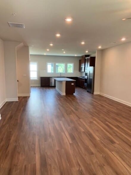 Building Photo - 908 Sweetwater Grove