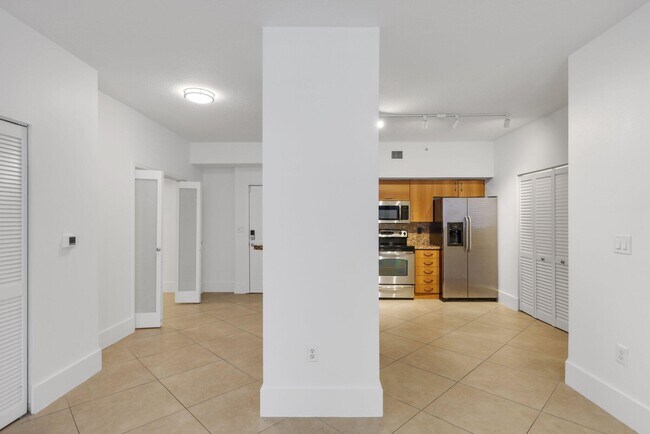 Building Photo - 250 NE 3rd Ave