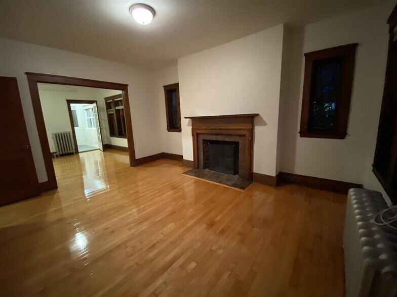 Building Photo - 6 Linnaean St