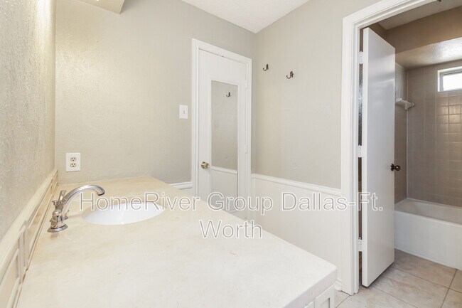 Building Photo - 4331 Cinnabar Dr
