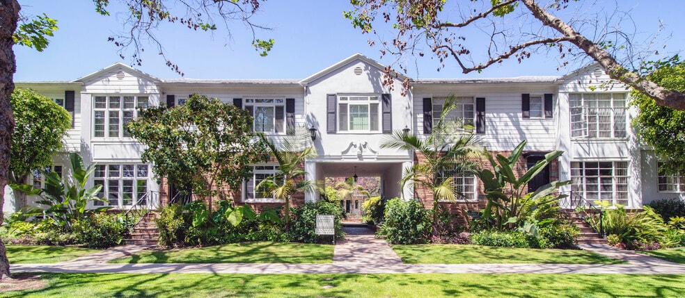 Building Photo - 9933 Robbins Dr