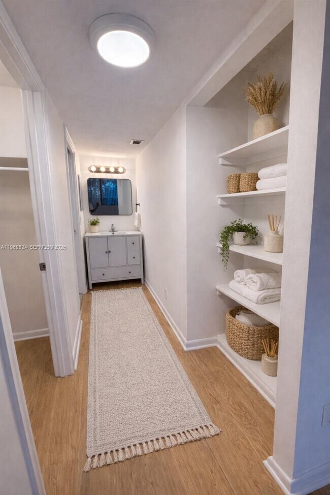 Building Photo - 1800 N Congress Ave