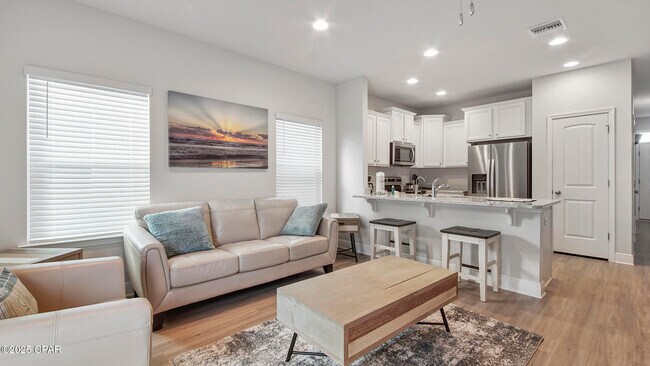 Building Photo - 7672 Shadow Lake Dr