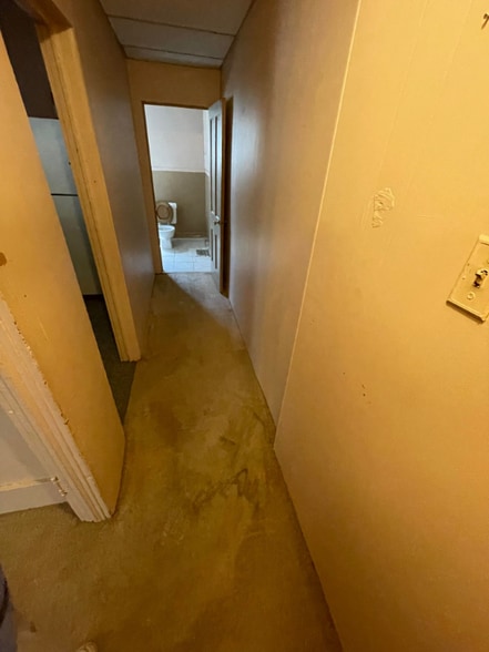 Building Photo - 1202 Gomber Ave