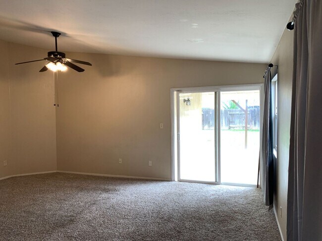 Building Photo - 6204 Straub Ln