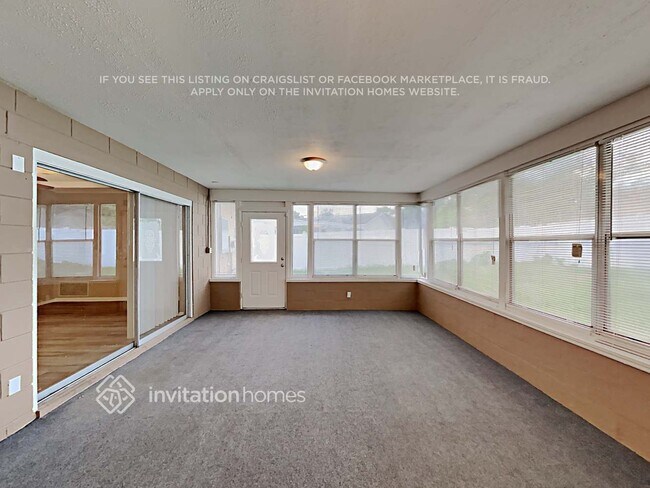 Building Photo - 132 Carriage Hill Dr