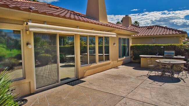 Building Photo - 128 Kavenish Dr