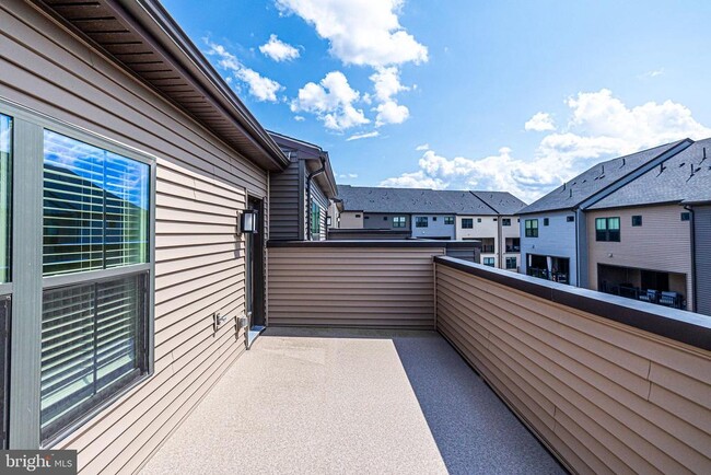 Building Photo - 2335 Water Promenade Ave