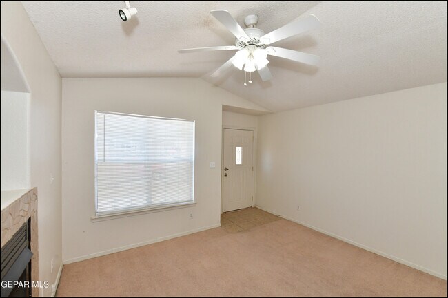 Building Photo - 3112 Tierra Ayala Dr