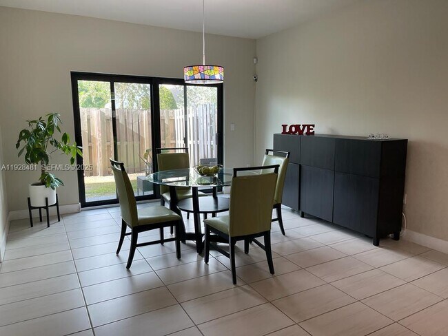 Building Photo - 7865 NW 104th Ave