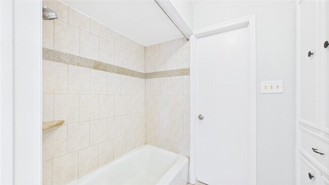 Building Photo - 1107 Verret Ln