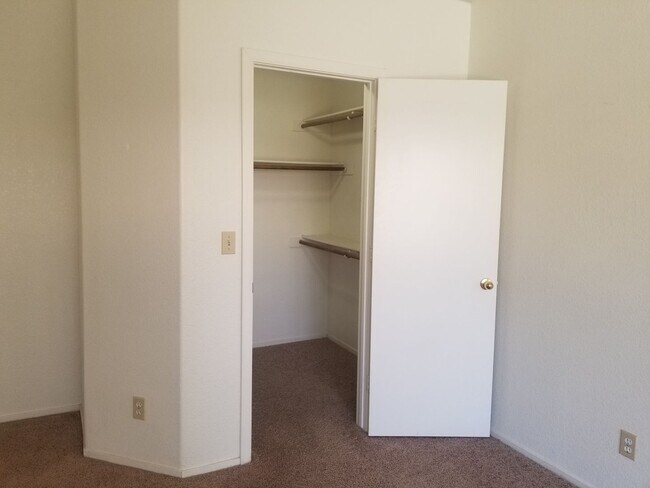 Building Photo - Single Story 3 bedroom located in 89032!