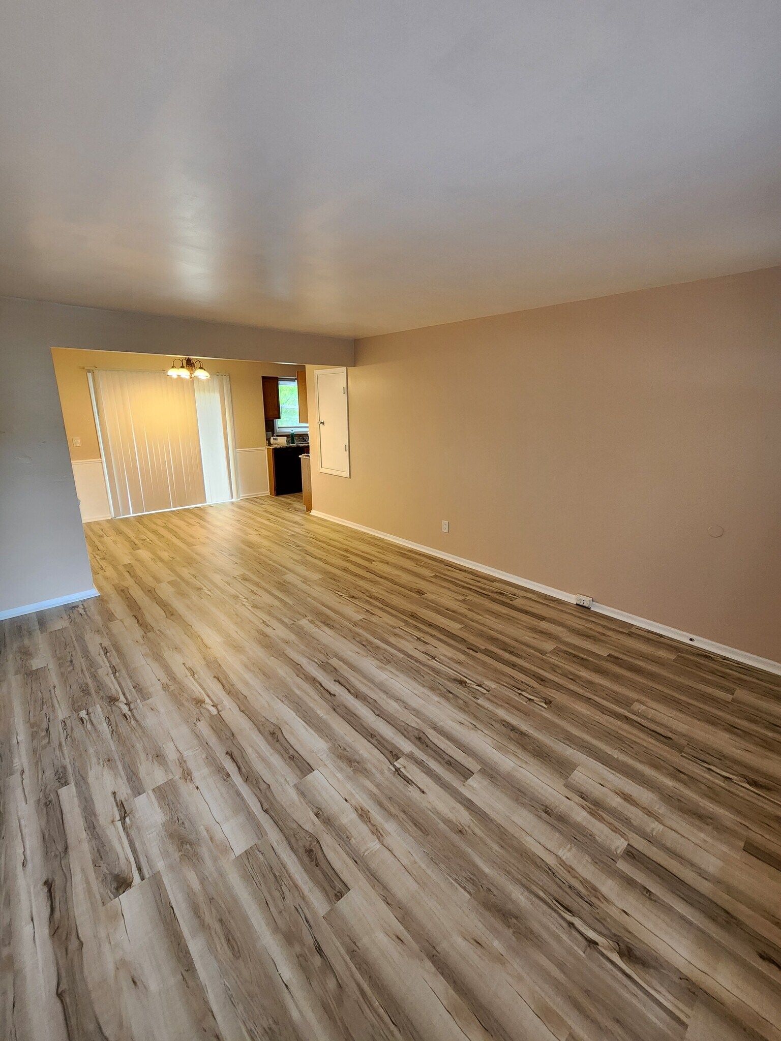 Living Room - 1345 Carriage Hill Dr SE