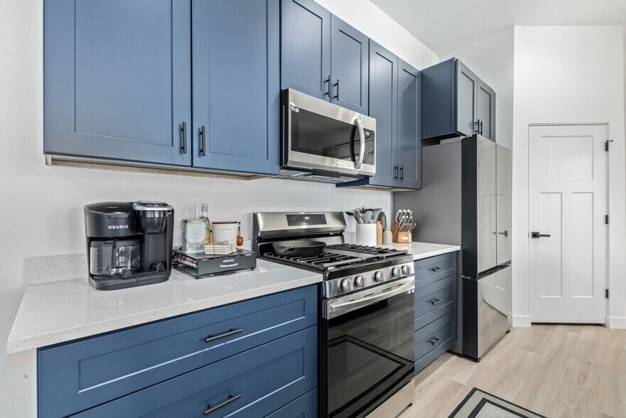 Building Photo - 1280 W Shullenbarger Dr