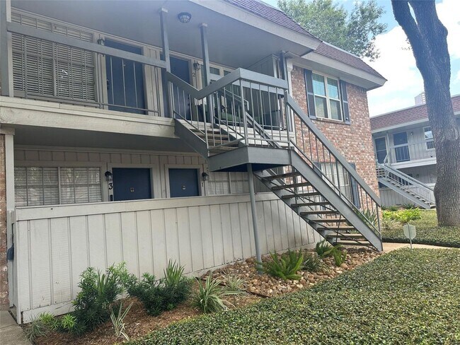 Building Photo - 2250 Bering Dr
