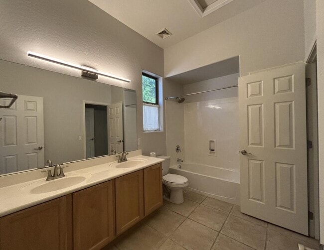 Building Photo - 26041 N Fernbush Dr