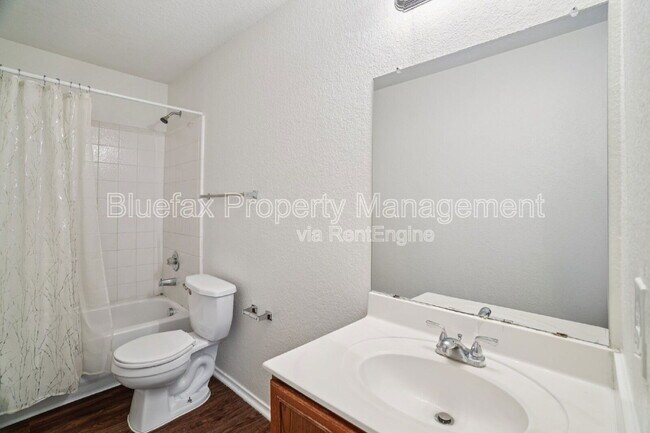 Building Photo - 9939 Bermuda Palm