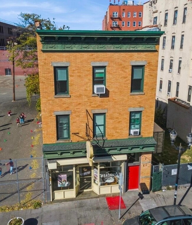 Building Photo - 181 Monticello Ave