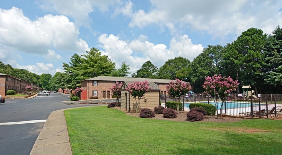Building Photo - Avondale Townhomes