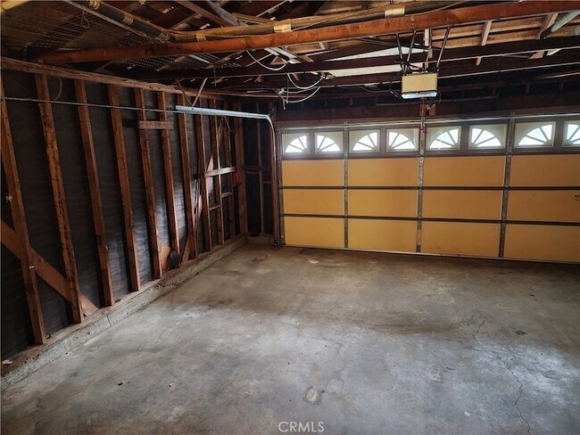 Building Photo - 2523 Deerpark Dr
