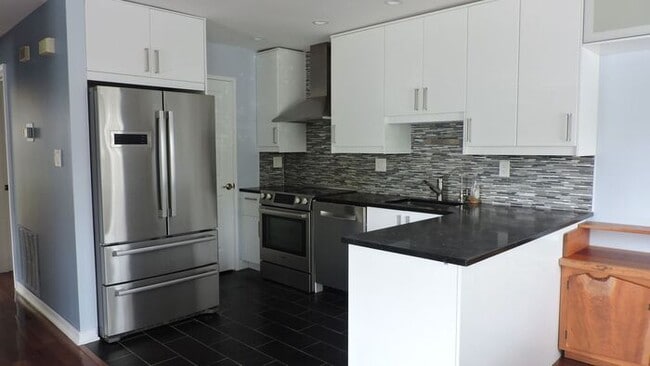 Building Photo - 62 Eaton Ct