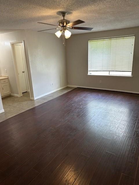 Building Photo - 23711 Farm Hill Dr