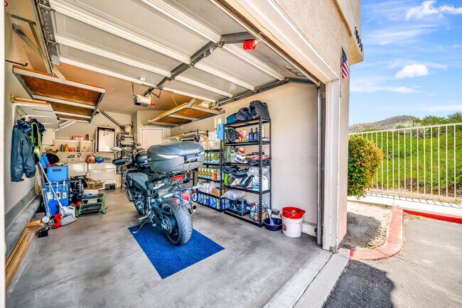 Building Photo - 18038 Flynn Dr