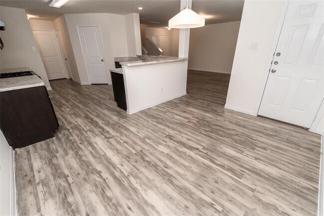 Building Photo - 2606 Vikram Dr