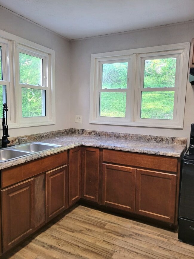 Building Photo - For Rent...300 Bethel, Collinsville