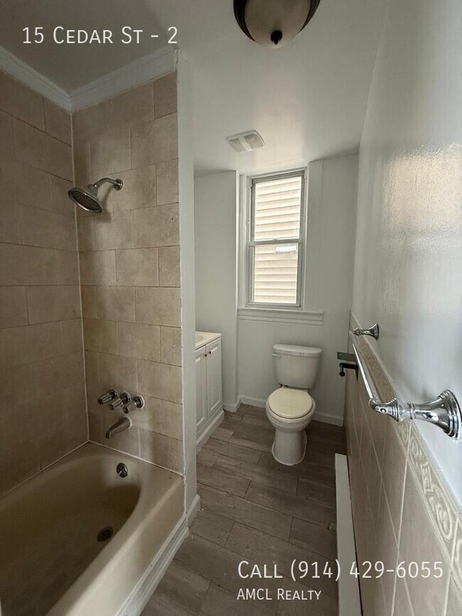 Building Photo - 15 Cedar St