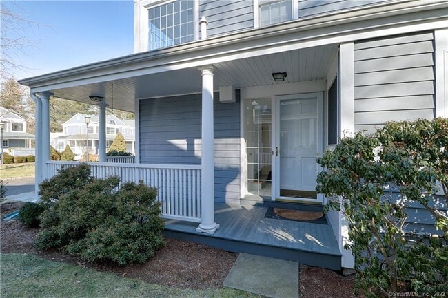 Building Photo - 230 Saugatuck Ave
