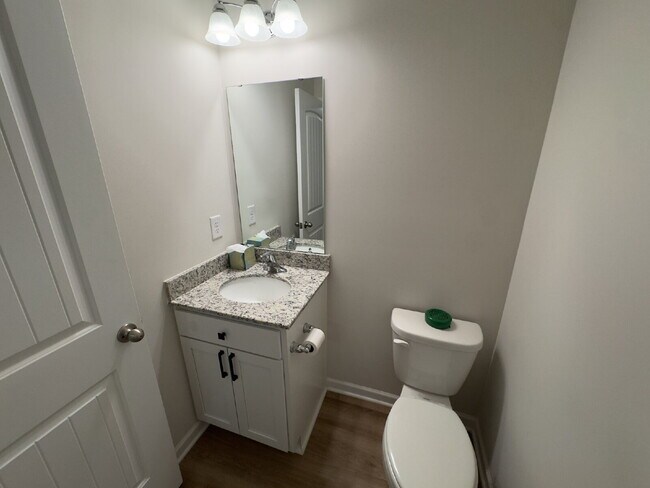 Building Photo - 4 bedroom home in Seneca