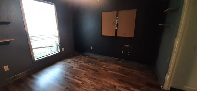 Building Photo - 327 Austin Creek Dr
