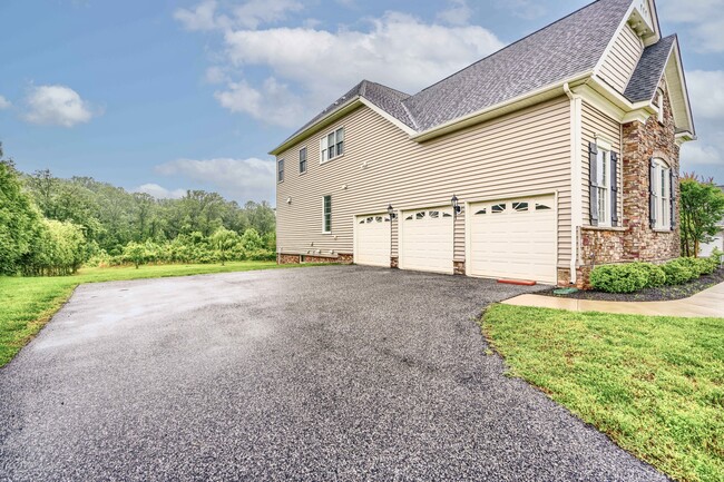Building Photo - 2847 Seabiscuit Dr