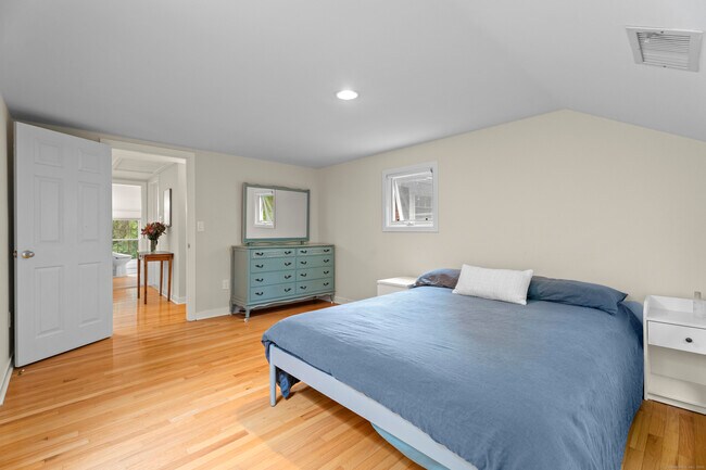 Building Photo - 133 Blake Rd