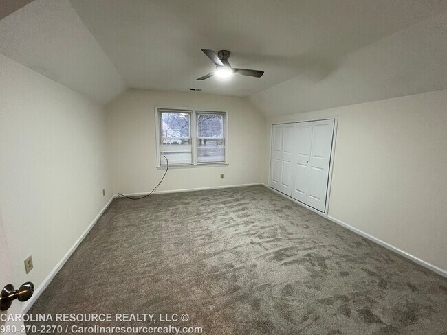 Building Photo - 4535 Dawnwood Dr