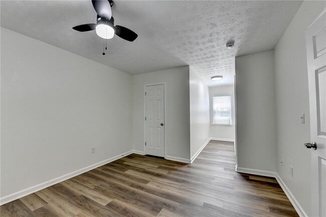 Building Photo - 1530 Plunketts Rd
