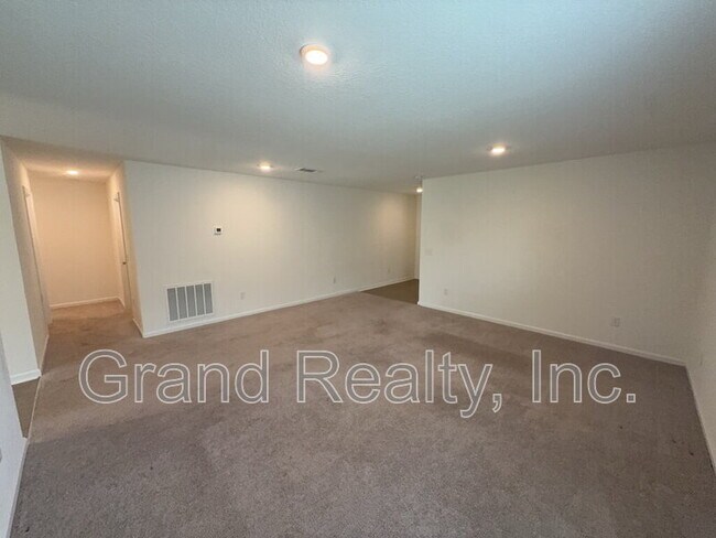 Building Photo - 4360 Jitterbug St