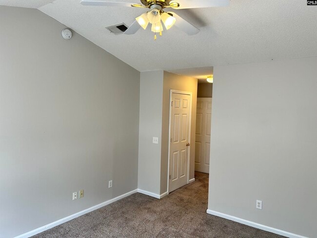 Building Photo - 122 Curvewood Rd