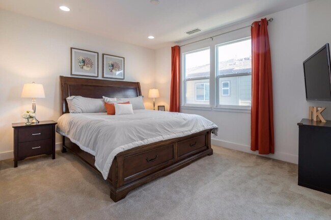 Building Photo - 1302 N Capitol Ave