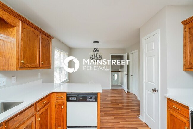 Building Photo - 4 Bedroom Pet-Friendly Home in La Vergne, ...