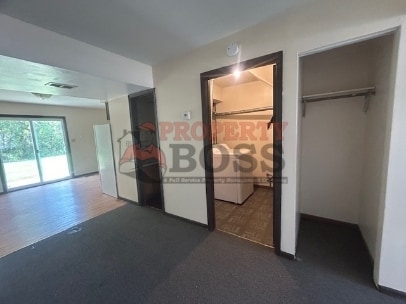 Building Photo - 5796 Creekview Ct W