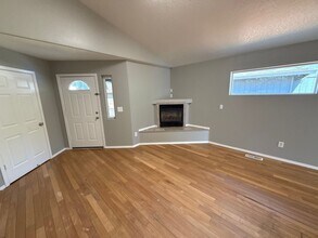 Building Photo - 4312 Sacramento Ct NE